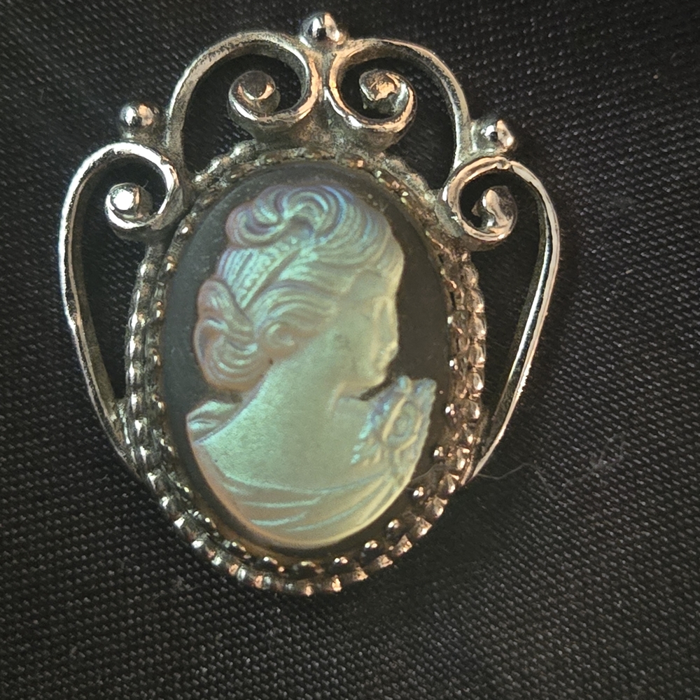 Silver Cameo Brooch